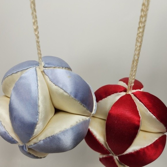 Vintage Quilted Silk Satin Fabric Christmas Ornaments Lot X 2 Hanging - Picture 4 of 5